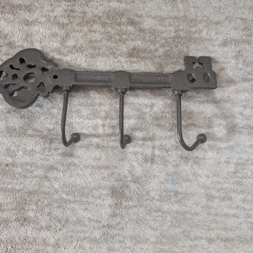 Vintage Key Shaped Wall Hook in Black